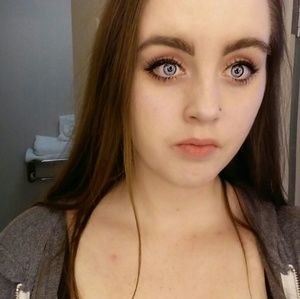 Meet your Posher, Delaney